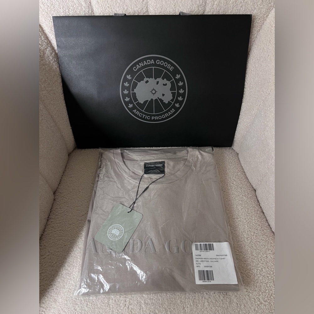 Canada Goose Logo T-Shirt – XL – Brand New - Picture 3 of 11